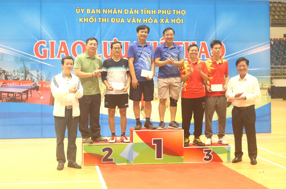 Sở KH&CN đạt giải nhất đôi nam dành cho lãnh đạo môn bóng bàn