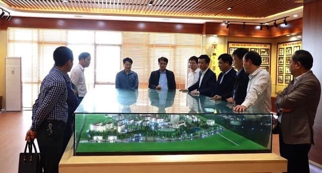 Tham quan cơ sở vật chất của Nhà trường