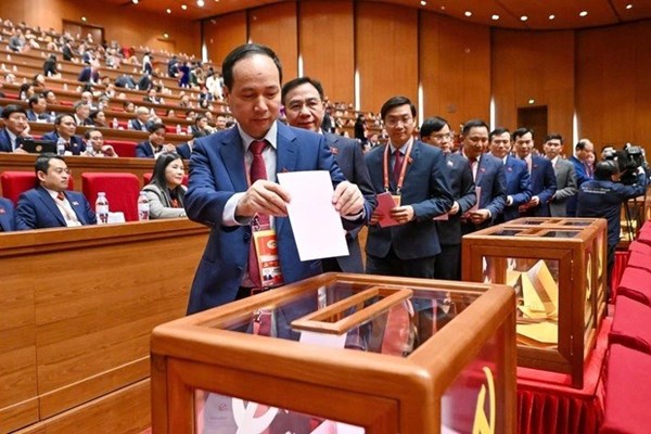 Hai đại biểu Đoàn Đảng bộ tỉnh Phú Thọ trúng cử Ban Chấp hành Trung ương Đảng khóa XIV