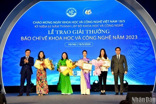 Khởi động Giải thưởng báo chí về khoa học, công nghệ, đổi mới sáng tạo và chuyển đổi số
