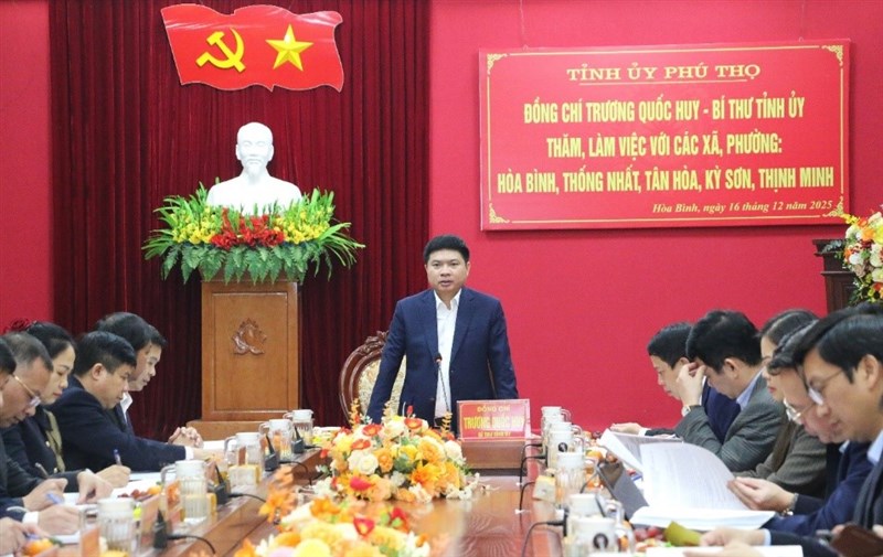 Bí thư Tỉnh ủy Trương Quốc Huy làm việc với Thường trực Đảng ủy các phường: Hòa Bình, Thống Nhất, Tân Hòa, Kỳ Sơn và xã Thịnh Minh