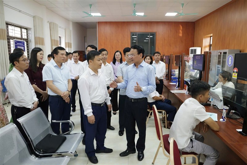 Bí thư Tỉnh ủy Đặng Xuân Phong làm việc với các xã Hải Lựu, Yên Lãng và Hợp Lý