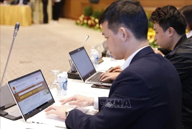 Chỉ thị của Thủ tướng về việc thúc đẩy triển khai các giải pháp công nghệ phục vụ người dân và doanh nghiệp