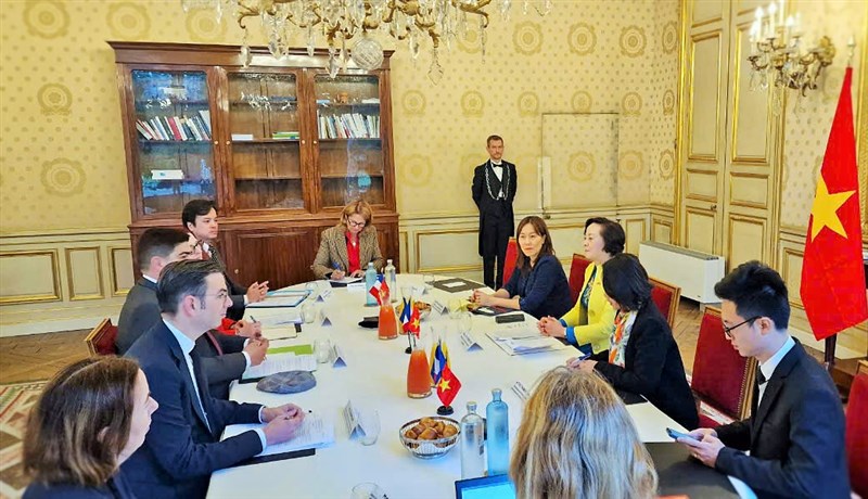 Đẩy mạnh hợp tác Việt - Pháp trong lĩnh vực công vụ và hiện đại hóa nền hành chính