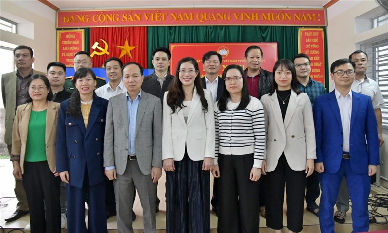 Ứng cử viên đại biểu HĐND tỉnh ngành Khoa học và Công nghệ lấy ý kiến, tín nhiệm cử tri nơi cư trú tại phường Hòa Bình