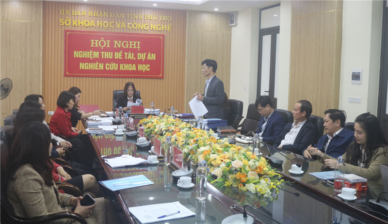 Nghiệm thu đề tài : “Nghiên cứu, biên soạn tài liệu ôn thi tốt nghiệp THPT theo Chương trình Giáo dục phổ thông 2018 trên địa bàn tỉnh Phú Thọ”