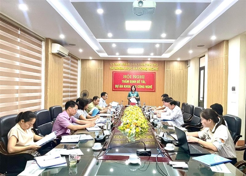 Hội đồng tư vấn giao trực tiếp chủ trì nhiệm vụ: Tạo lập và quản lý chỉ dẫn địa lý “Gia Thanh” cho sản phẩm hồng không hạt của huyện Phù Ninh, tỉnh Phú Thọ