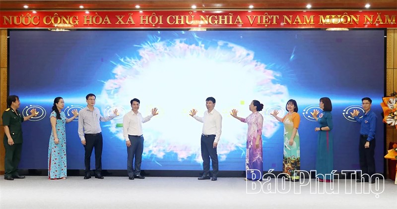 Phường Hòa Bình: Ra mắt “Hòm thư số” góp ý, ký kết chương trình chuyển đổi số