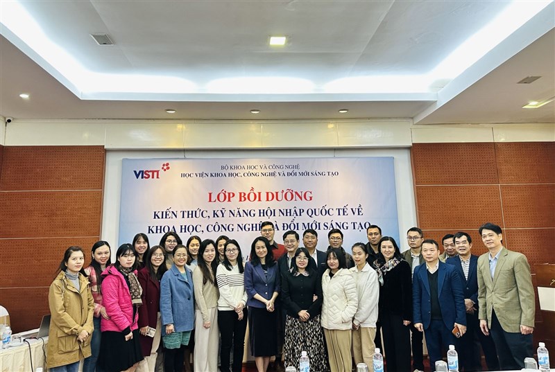 Bồi dưỡng kiến thức hội nhập quốc tế trong lĩnh vực khoa học, công nghệ và đổi mới sáng tạo