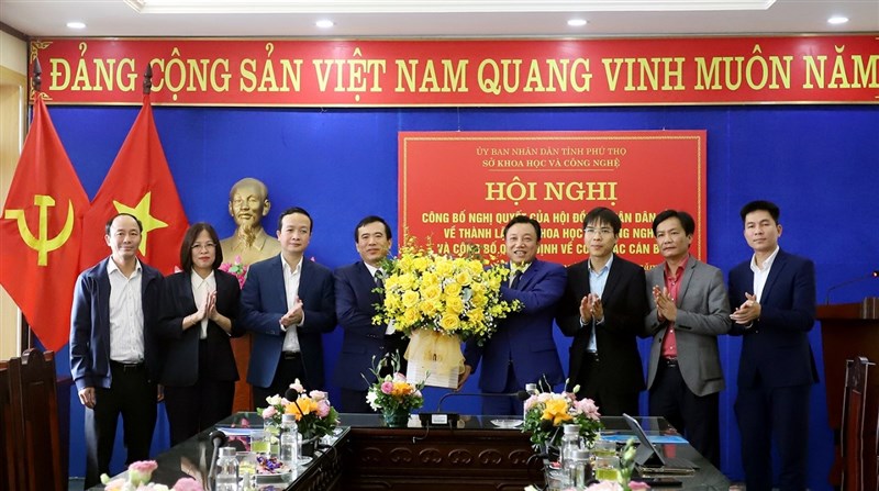 Công bố Nghị quyết của HĐND tỉnh về thành lập Sở Khoa học và Công nghệ và các quyết định về công tác cán bộ