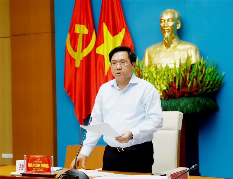 Chủ tịch UBND tỉnh Trần Duy Đông chủ trì hội nghị giao ban giữa Chủ tịch, các Phó Chủ tịch UBND tỉnh