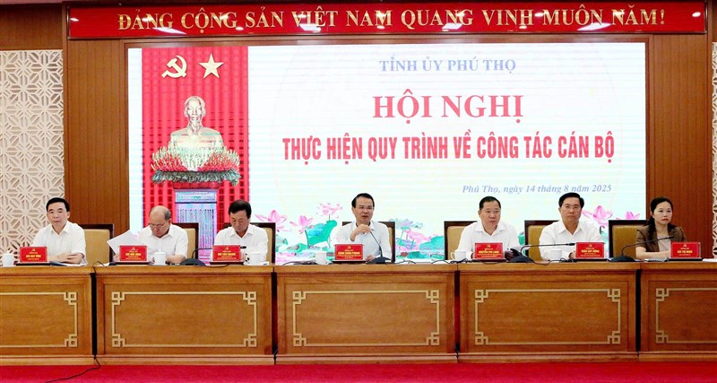 Hội nghị Ban Thường vụ Tỉnh ủy thực hiện quy trình về công tác cán bộ
