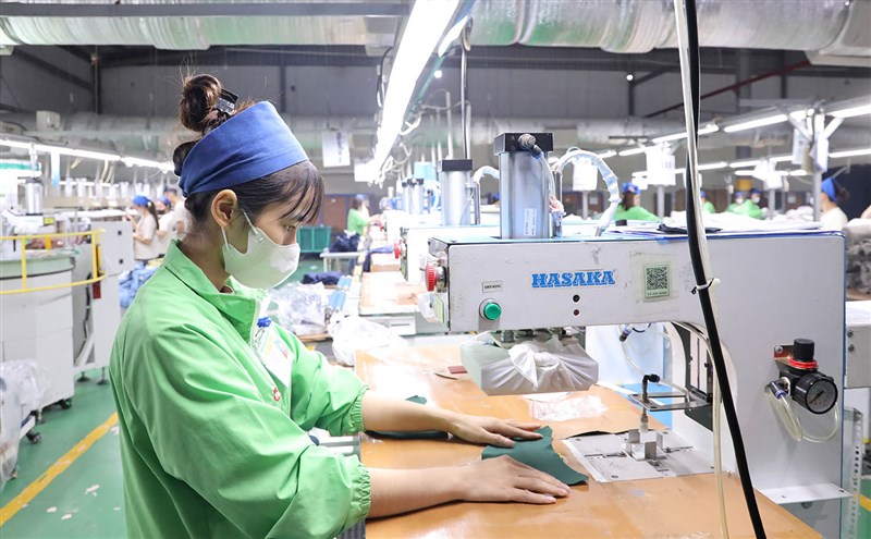 Doanh nghiệp về đích sớm, giữ vững đà tăng trưởng