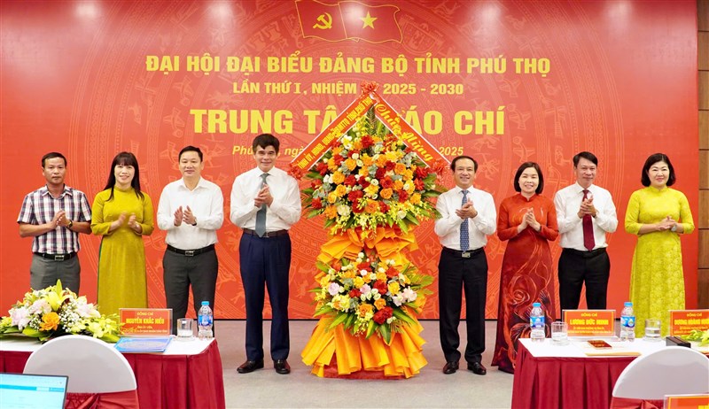 Khai trương Trung tâm Báo chí phục vụ Đại hội Đảng bộ tỉnh lần thứ I