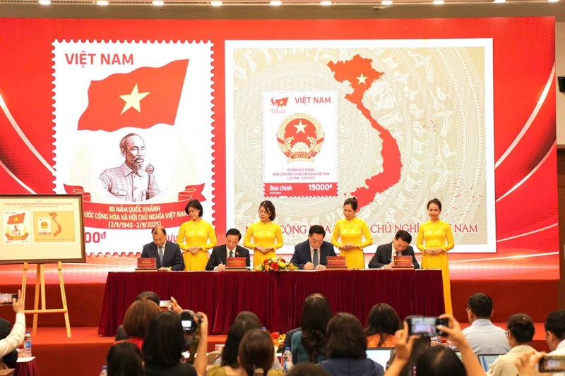 Bộ Khoa học và Công nghệ phát hành bộ tem đặc biệt kỷ niệm 80 năm Quốc khánh Việt Nam