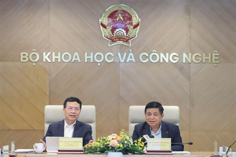 Phó Thủ tướng Chính phủ Nguyễn Chí Dũng làm việc với Bộ KH&CN