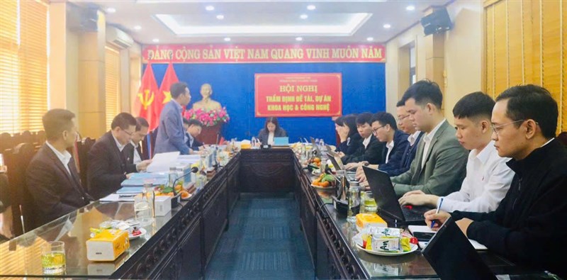 Thẩm định kết quả thực hiện nhiệm vụ khoa học và công nghệ về thuốc tiêm của Công ty cổ phần Dược Vĩnh Phúc 
