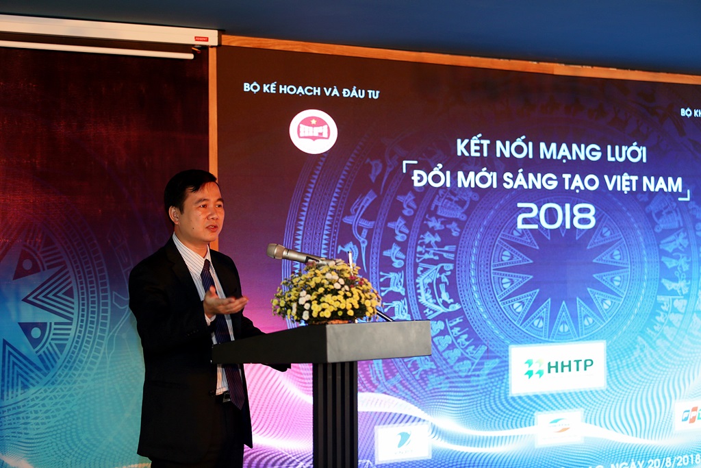 Hơn 100 nhà khoa học trẻ tài năng trong và ngoài nước trao đổi về phát triển KH&CN