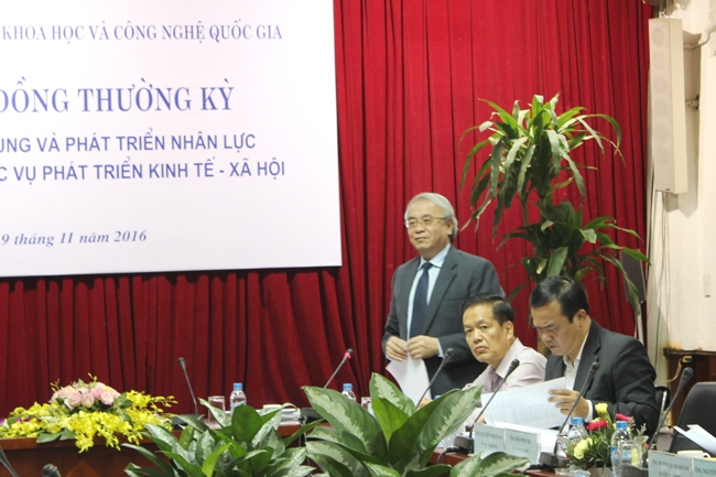  Bàn về chính sách đào tạo, sử dụng và phát triển nhân lực KH&CN