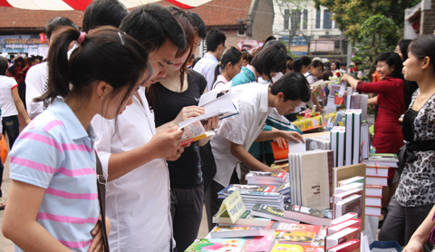 Ngày Sách Việt Nam tỉnh Phú Thọ năm 2015 sẽ được tổ chức vào dịp Giỗ Tổ Hùng Vương - Lễ hội Đền Hùng