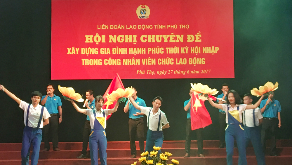 Xây dựng gia đình hạnh phúc thời kỳ hội nhập trong công nhân viên chức lao động