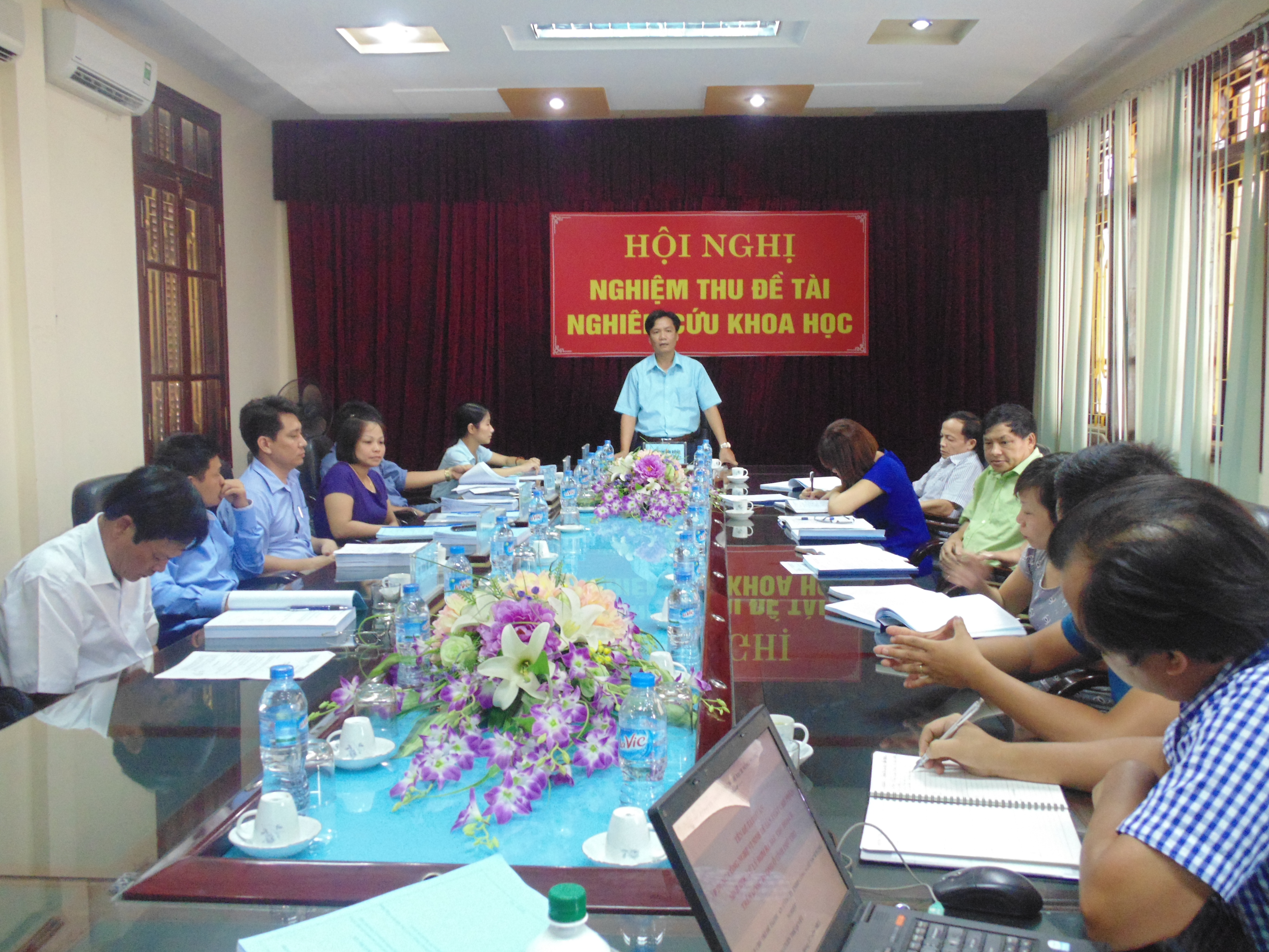 Áp dụng công nghệ vi sinh để sản xuất chế phẩm sinh học xử lý rơm rạ sau thu hoạch trên đồng ruộng ở tỉnh Phú Thọ