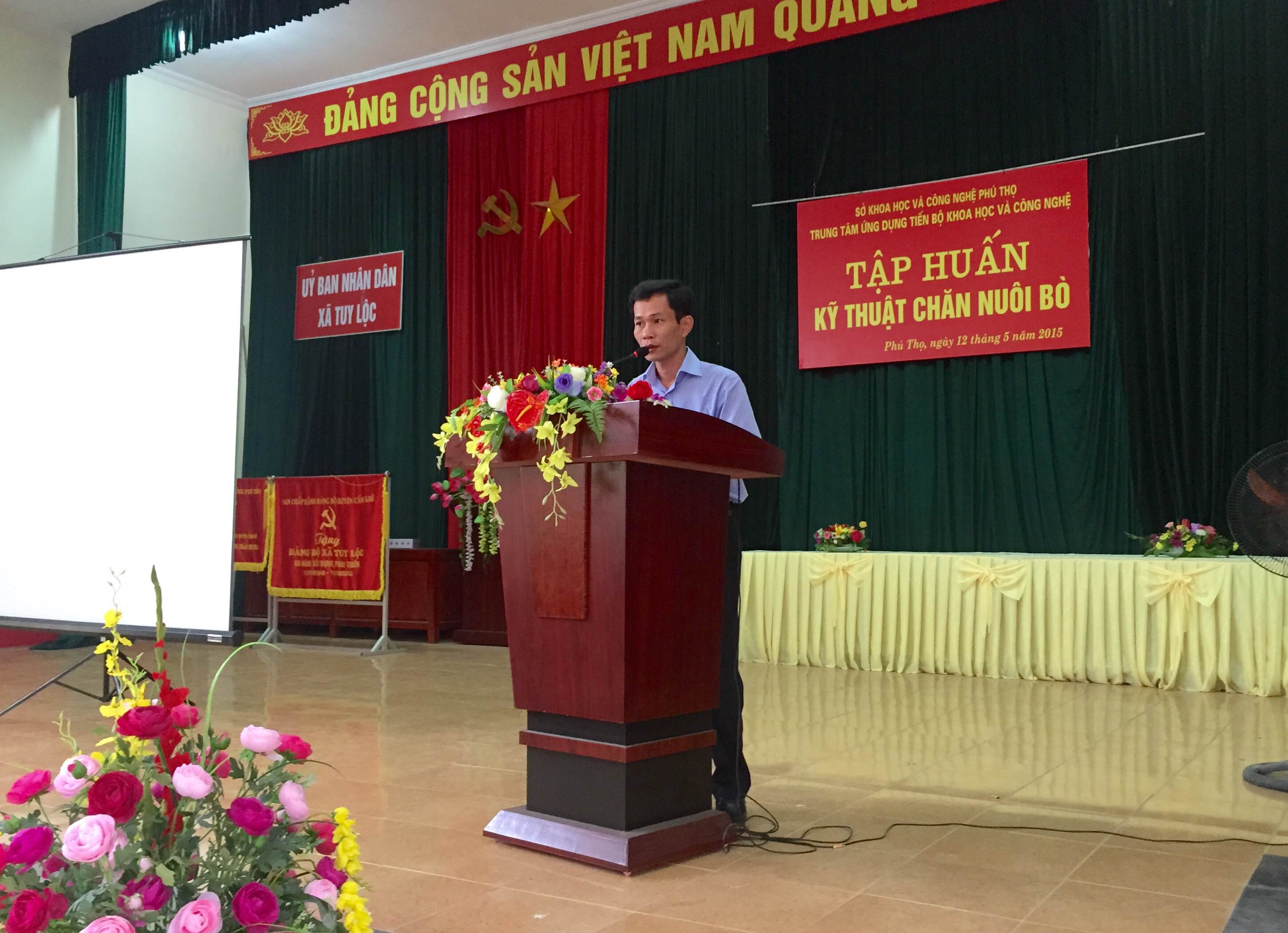 Tập huấn kỹ thuật chăn nuôi bò cho bà con nông dân  xã Tuy Lộc, huyện Cẩm Khê