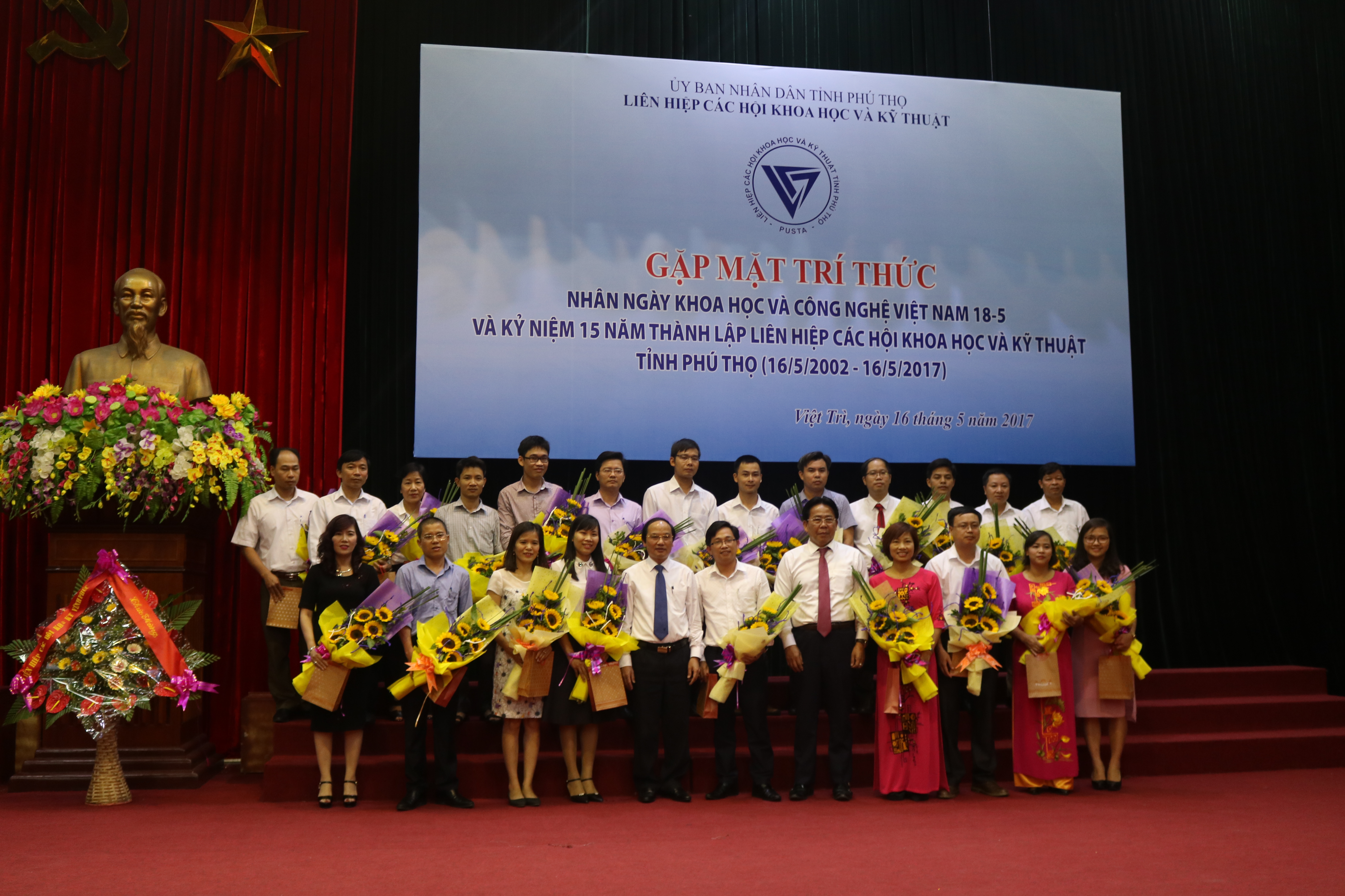 Gặp mặt trí thức Đất Tổ  nhân Ngày Khoa học và Công nghệ Việt Nam 18 - 5