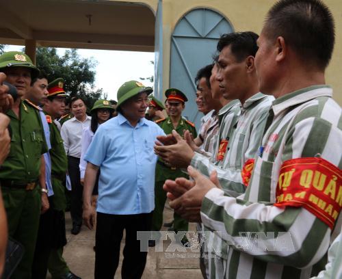 Phó Thủ tướng Nguyễn Xuân Phúc kiểm tra công tác đặc xá năm 2015