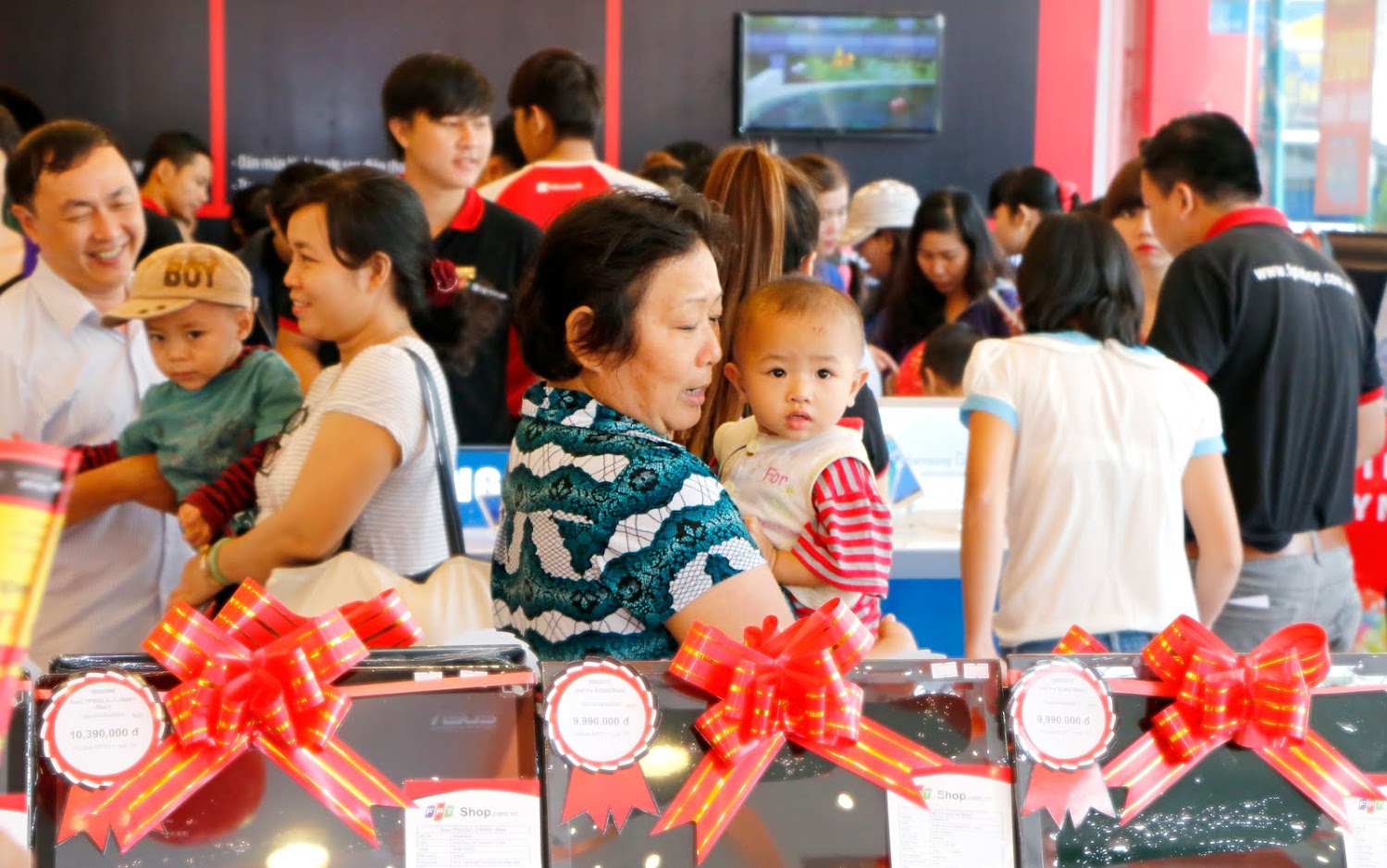 Thị trường tablet, laptop ổn định và tăng trưởng đều