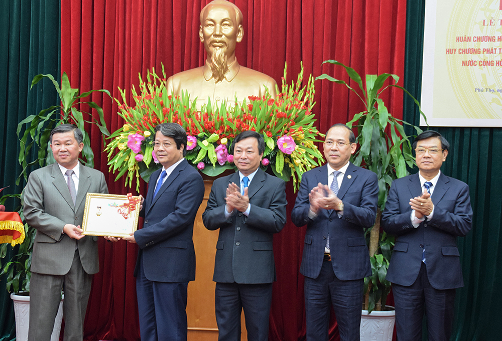 Đẩy mạnh các hoạt động đối ngoại, hội nhập quốc tế