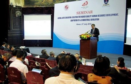 Giải pháp đào tạo nguồn nhân lực chất lượng cao phù hợp cách mạng công nghiệp 4.0