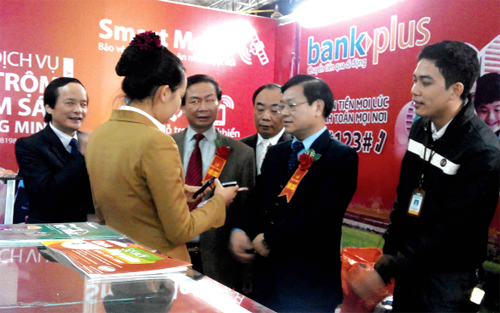 Phiên chợ đưa hàng Việt về huyện miền núi Thanh Sơn