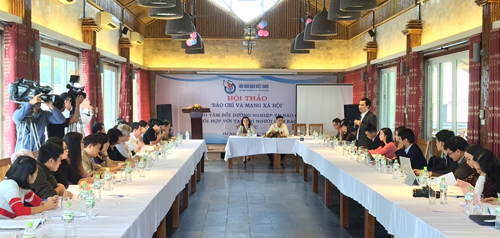 Hội thảo "Báo chí và mạng xã hội"