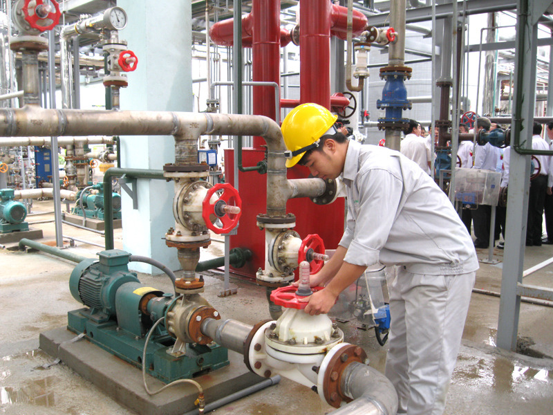 NGÀY DOANH NHÂN VIÊT NAM 13-10 Doanh nghiệp, doanh nhân: Khẳng định vai trò quan trọng trong phát triển kinh tế - xã hội