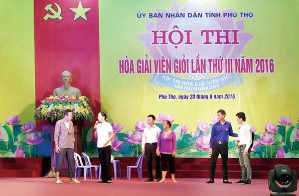 NGÀY PHÁP LUẬT 9-11: Sống và làm việc theo Hiến pháp và pháp luật