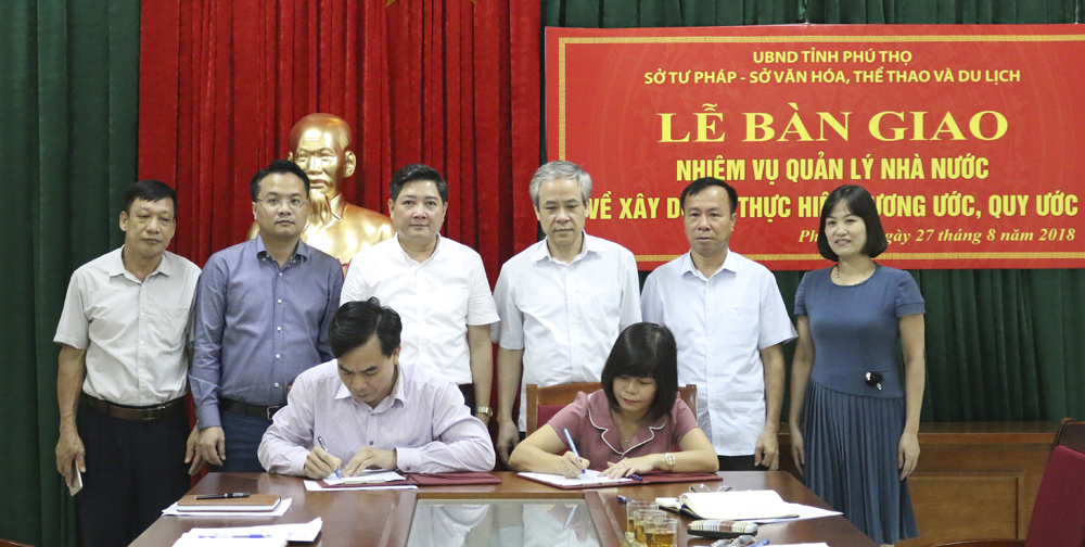 Bàn giao nhiệm vụ quản lý Nhà nước về xây dựng, thực hiện hương ước, quy ước