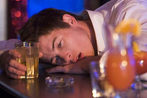 Mỗi đàn ông Việt Nam uống gần 30 lít cồn nguyên chất/năm