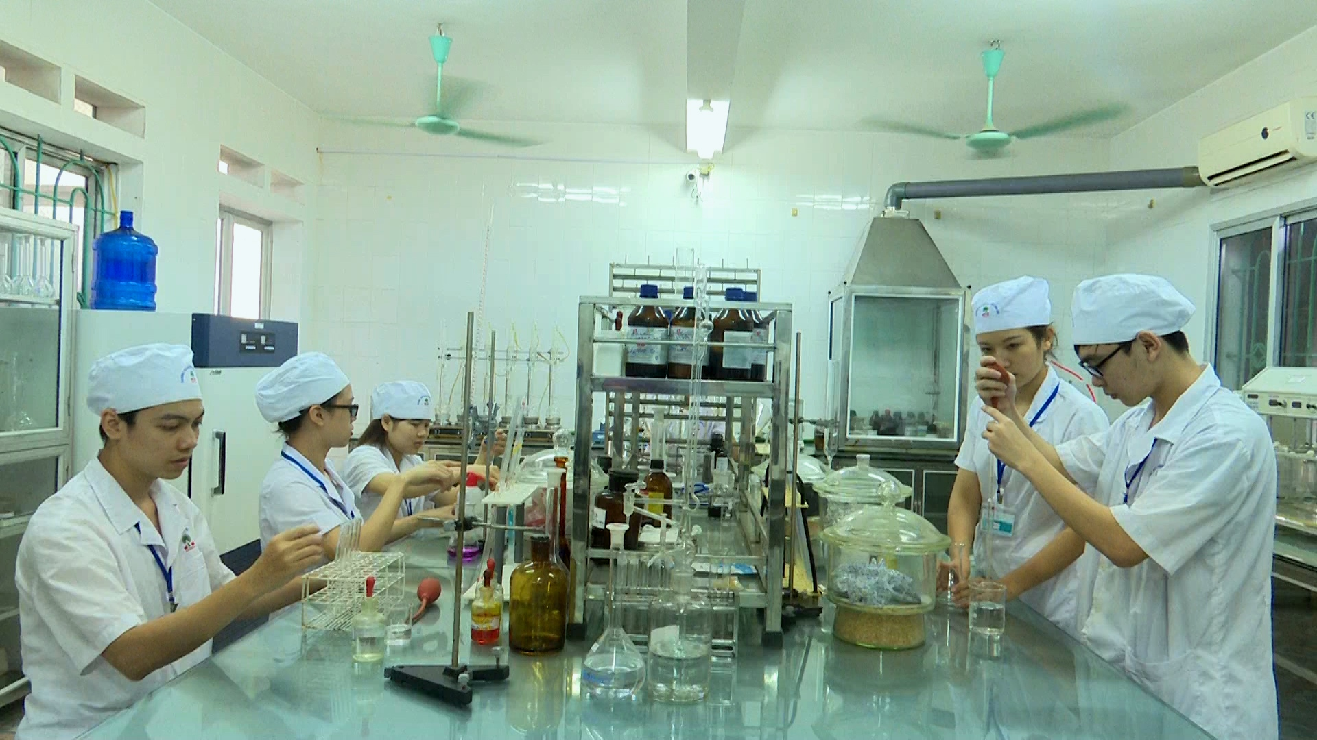 Công nhân viên chức lao động nhiều sáng kiến cải tiến kỹ thuật góp phần phát triển kinh tế thành phố Việt Trì