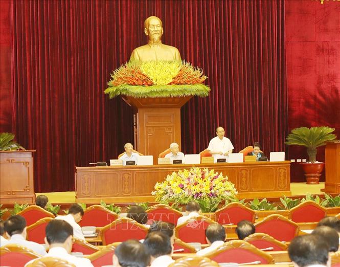 Hội nghị Trung ương 8: Thủ tướng điều hành phiên thảo luận về tình hình KT-XH