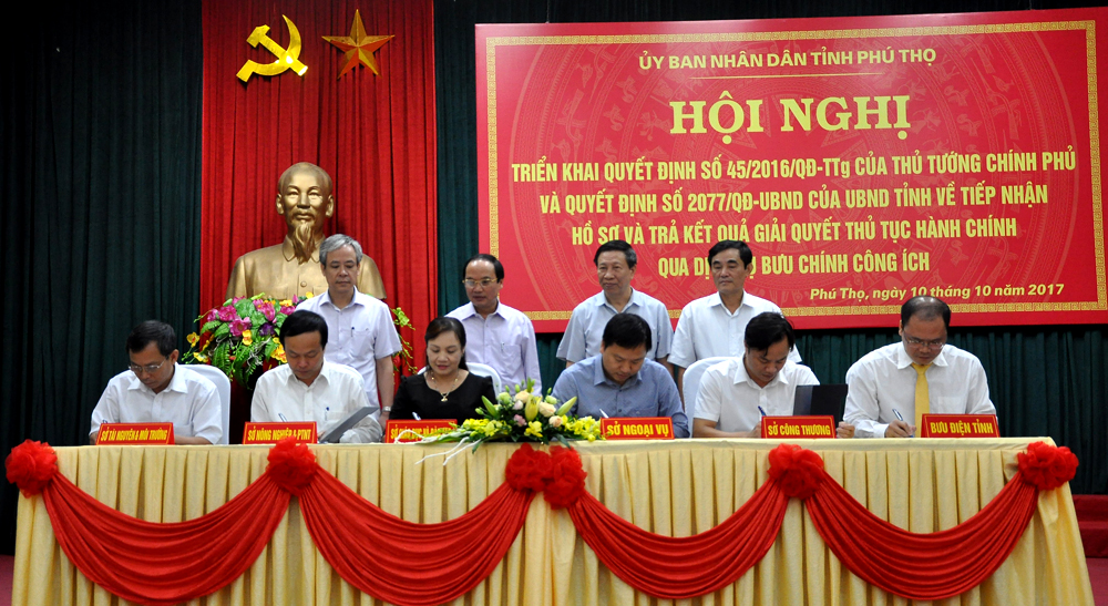 Triển khai Quyết định của Thủ tướng Chính phủ và của UBND tỉnh về tiếp nhận hồ sơ, trả kết quả giải quyết thủ tục hành chính qua dịch vụ bưu chính công ích