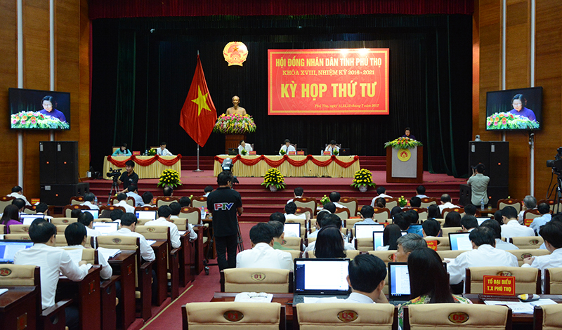 Kỳ họp thứ Tư - HĐND tỉnh khóa XVIII: Đại biểu HĐND tỉnh nghe các báo cáo, tờ trình