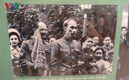 Triển lãm gần 200 hình ảnh, hiện vật về Chủ tịch Hồ Chí Minh